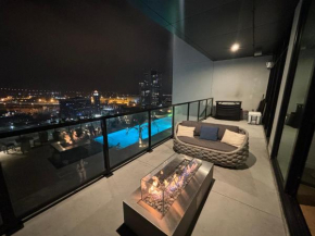 Penthouse Views Downtown - Walking Distance to Petco Park